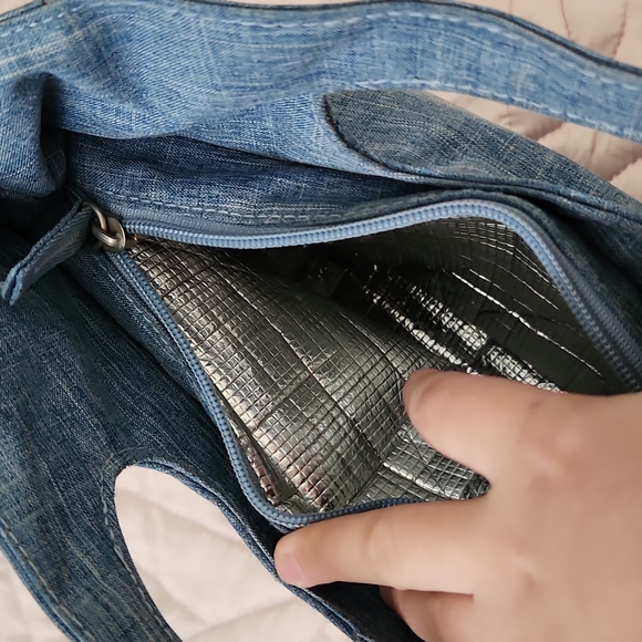 Old navy lunch box - Picture 2 of 2